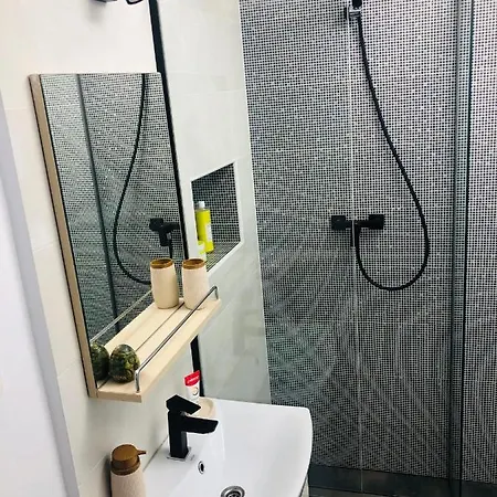 Central Park Apartment *